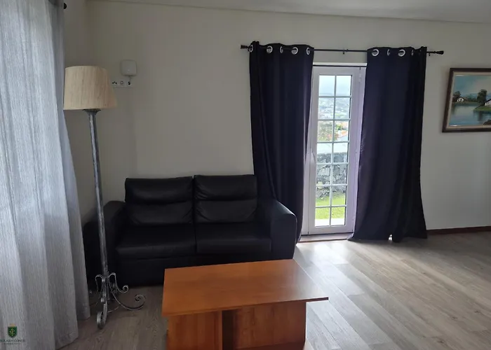 Solar Do Conde Garden 卡佩拉什